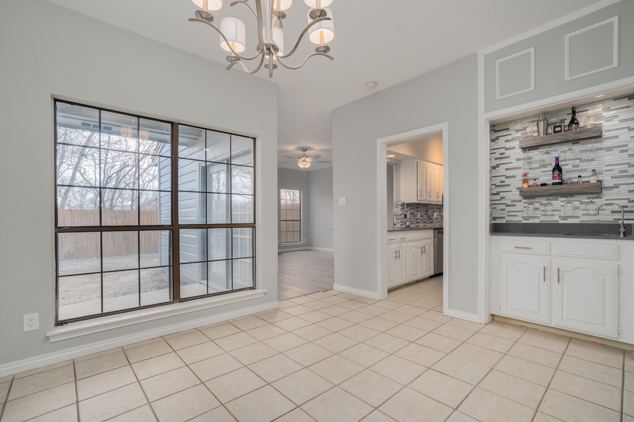 Building Photo - 317 Benjamin St