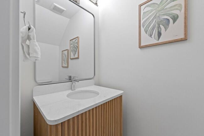 Building Photo - 13 Gulf Breeze Ct