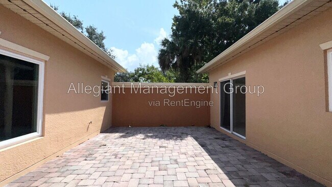 Building Photo - 1287 Glendora Rd N