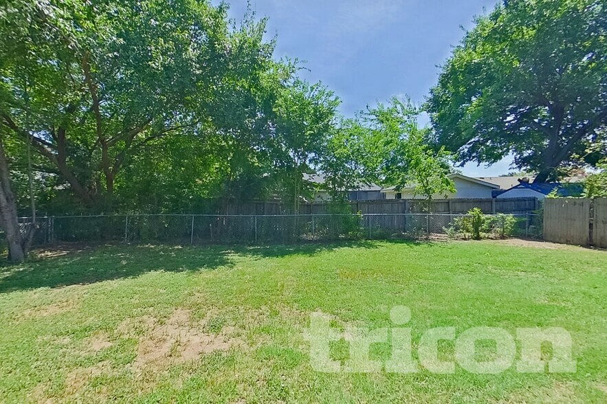 Building Photo - 1610 Pilot Way
