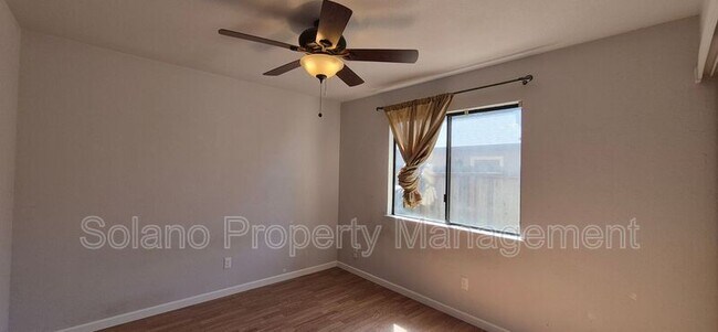 Building Photo - 642 Silvertop Way