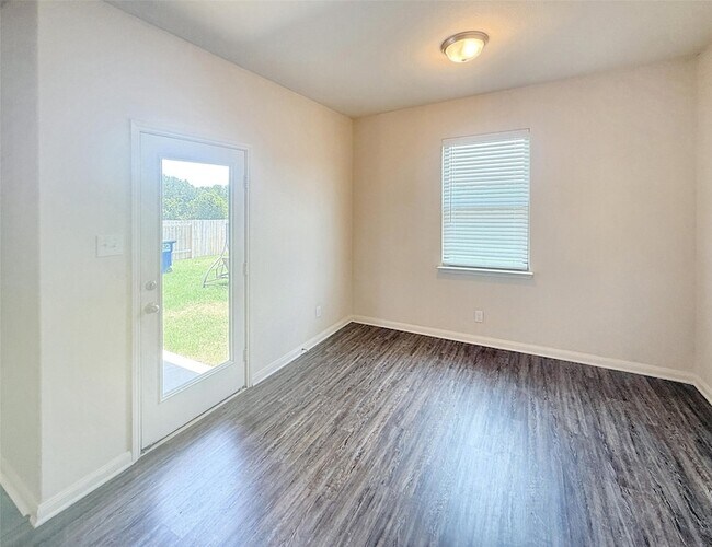 Building Photo - 1409 Park Trails Blvd