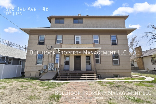 Building Photo - 626 3rd Ave