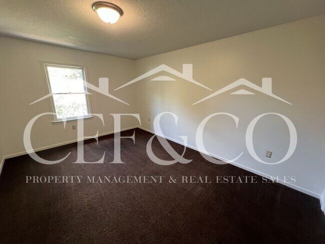 Building Photo - 108-B Stonecreek Dr