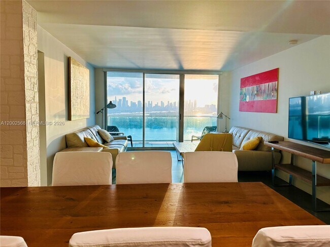 Building Photo - 650 West Ave