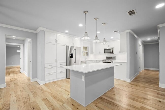 Building Photo - 3307 Garden Villa Ln