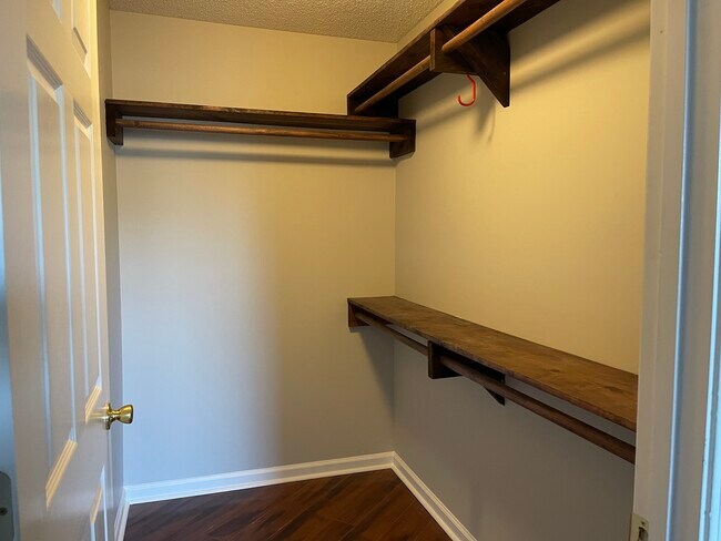 Building Photo - 105 Pelham Square Way