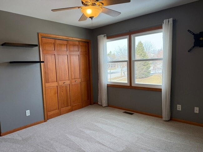 Building Photo - 773 Ridge Dr