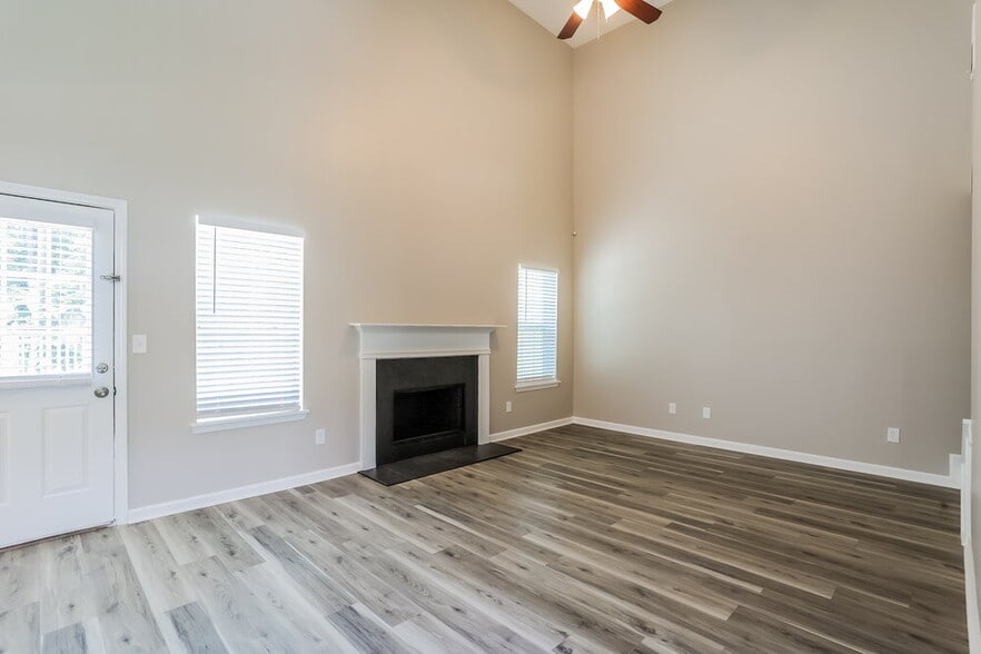 Building Photo - 625 Blueangel Dr