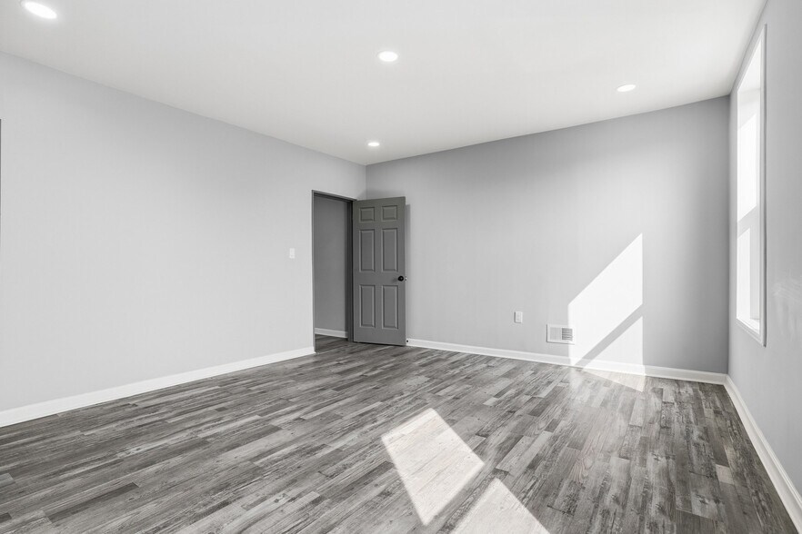 Building Photo - 905 McCandless Ave