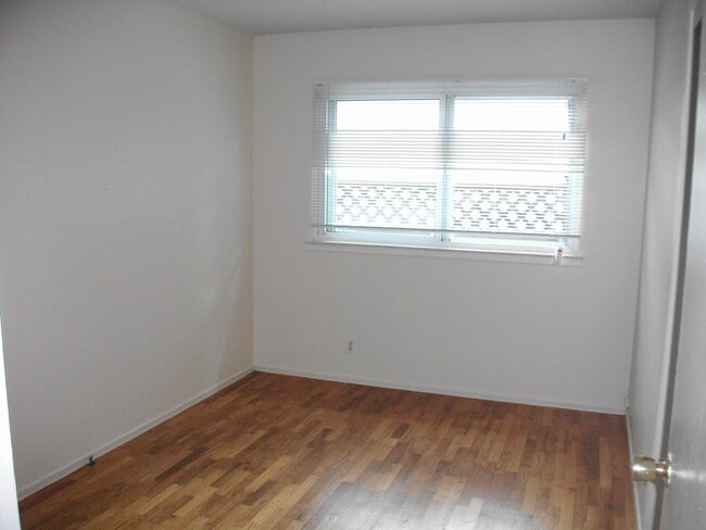 Building Photo - 125 Duane St