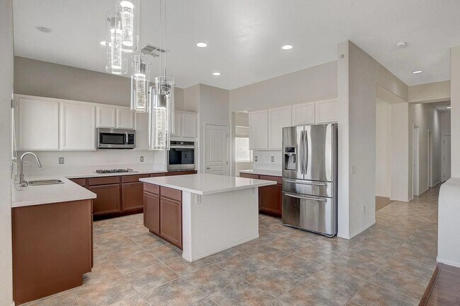 Kitchen view - 3034 Constable St