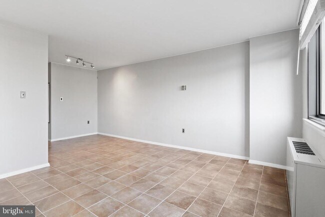 Building Photo - 801 N Pitt St