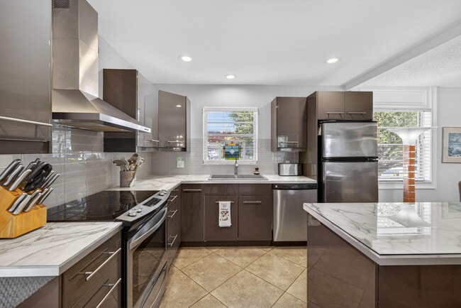 Building Photo - 1225 NW 21st St