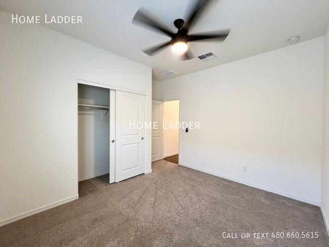 Building Photo - 1652 W Aztec Dr