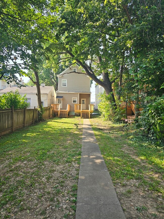 Building Photo - 1616 Ellwood Ave