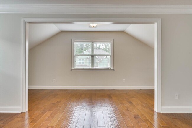 Building Photo - 226 Sandleton Way