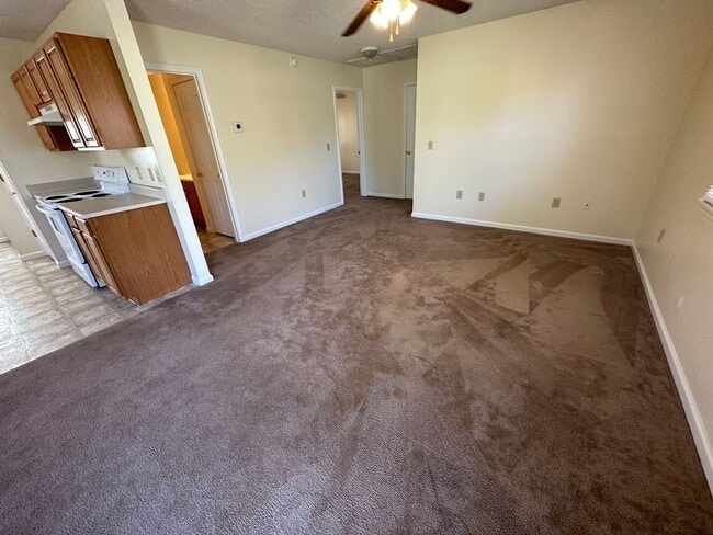 Building Photo - 801 Jessica Ln