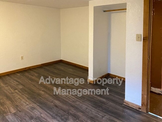 Building Photo - 1762 NW Harrison Blvd