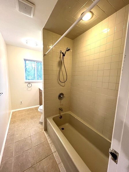 Main bath tub/shower - 56 Fairway Dr