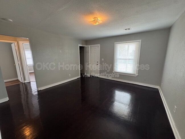 Building Photo - 4201 NE 16th Terrace