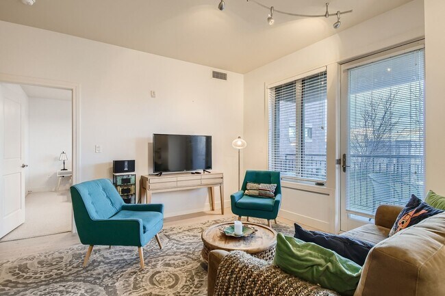 Building Photo - Modern 1 BDR in Peloton - Ground Floor - Full Accessible