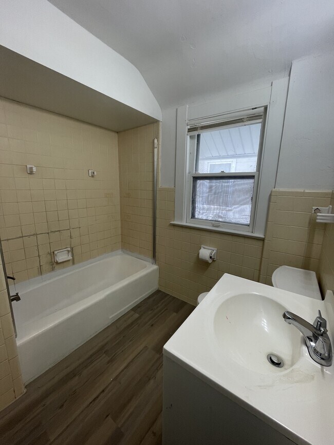 Building Photo - 4208 Asbury Dr