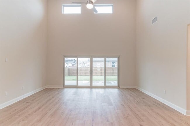 Building Photo - 17900 Trieste Dr
