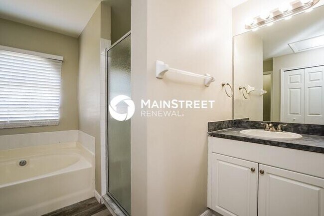 Building Photo - 3 Bedroom Pet-Friendly Home in Cape Coral, FL with Main Street Renewal
