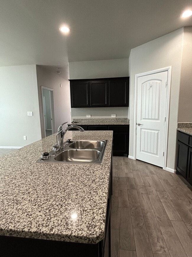 Building Photo - Back on the Market!!  Beautiful 5 Bedroom Home in Desert Ridge