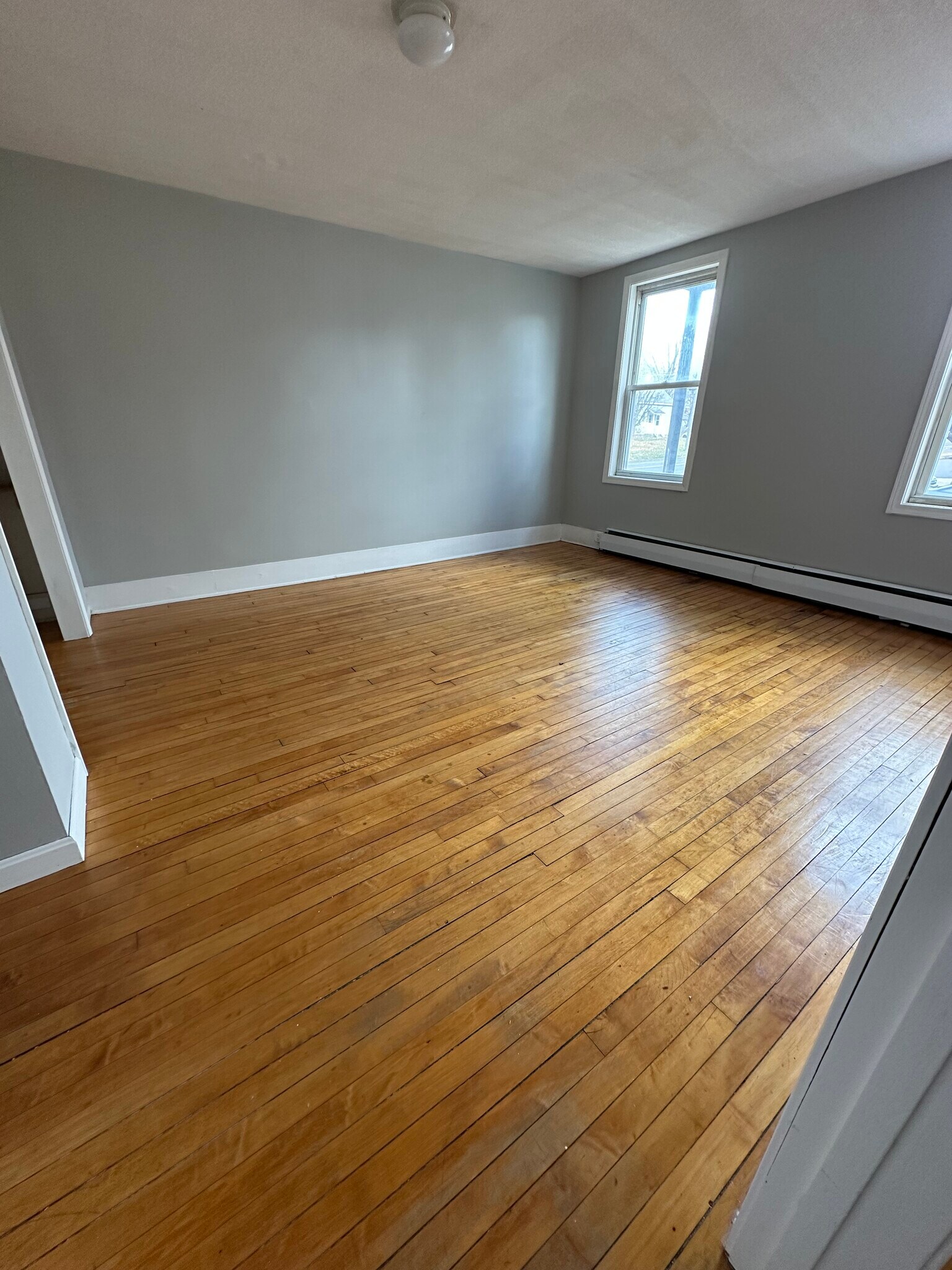 Building Photo - 156 Main St