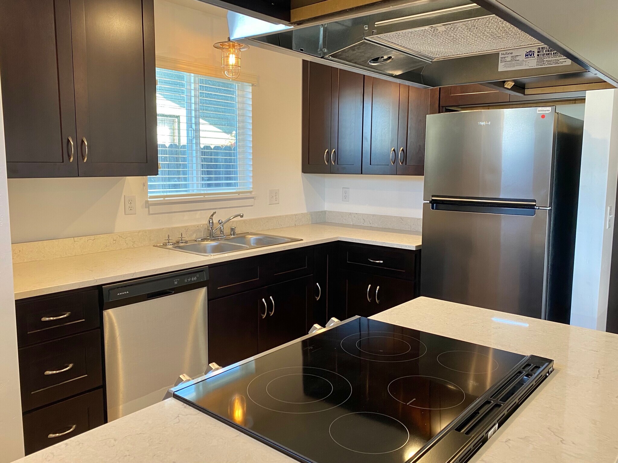 Building Photo - 1318 6th St