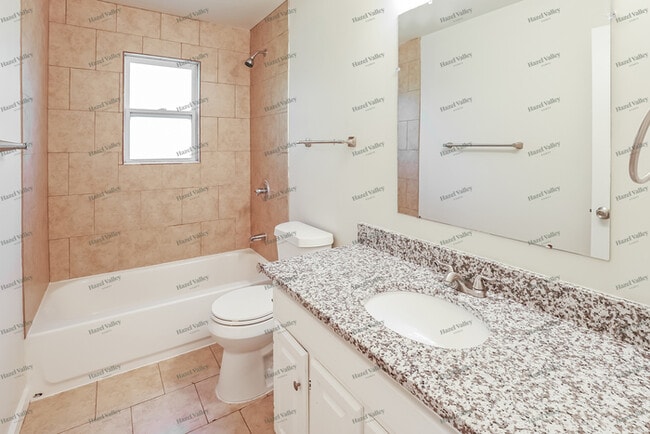 Building Photo - 8040 NE San Rafael Dr