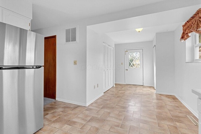 Building Photo - 49 Commanche Ct