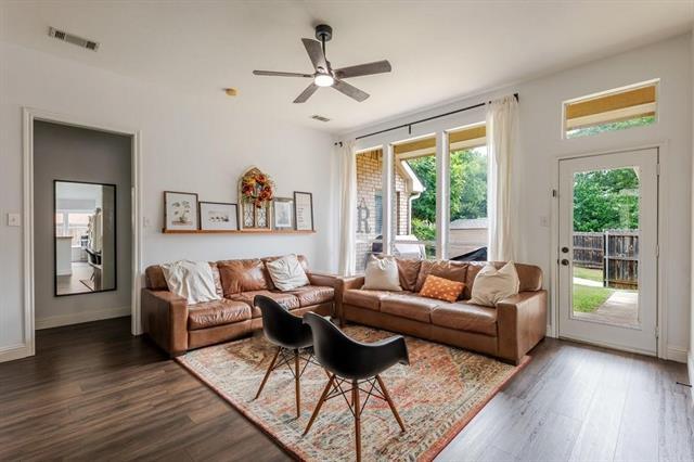 Building Photo - 2209 Swallow Ln