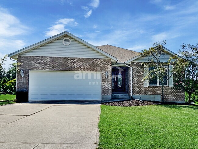 Primary Photo - 71 Thornhill Dr