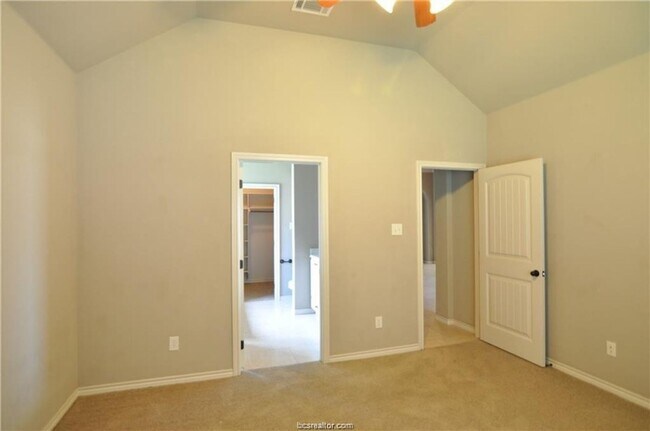Building Photo - August 2026 Pre-Lease!! Spacious 4 Bed, 3 Bath with Covered Patio!