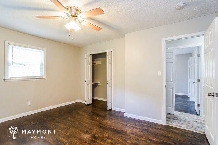 Building Photo - 2518 Fairgreen Dr
