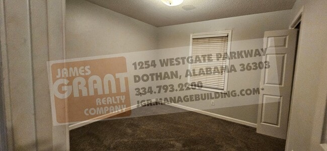 Building Photo - 211 Plantation Rd