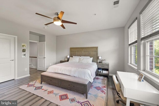 Building Photo - 43846 Artsmith Terrace