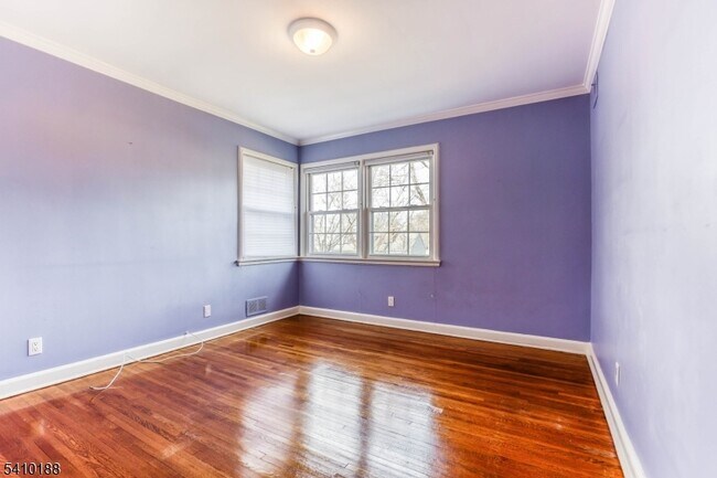 Building Photo - 11 Wordsworth Rd