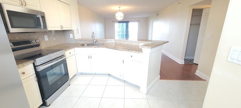 Building Photo - 2215 Cypress Island Dr