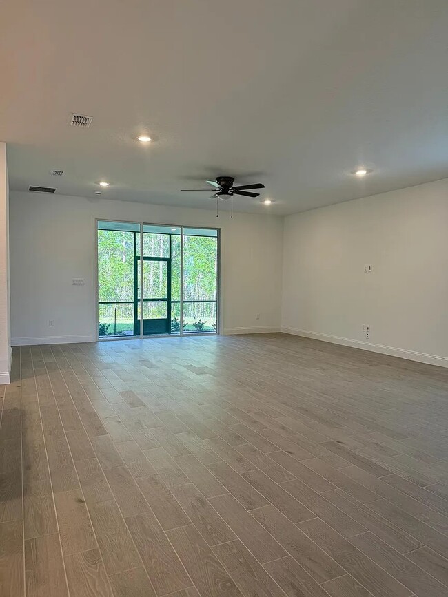 Building Photo - 298 Seaforth Dr