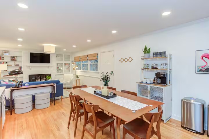 Building Photo - 107 S Wyrick St