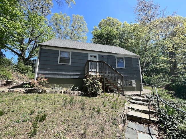 Primary Photo - 3 Tryon Ave