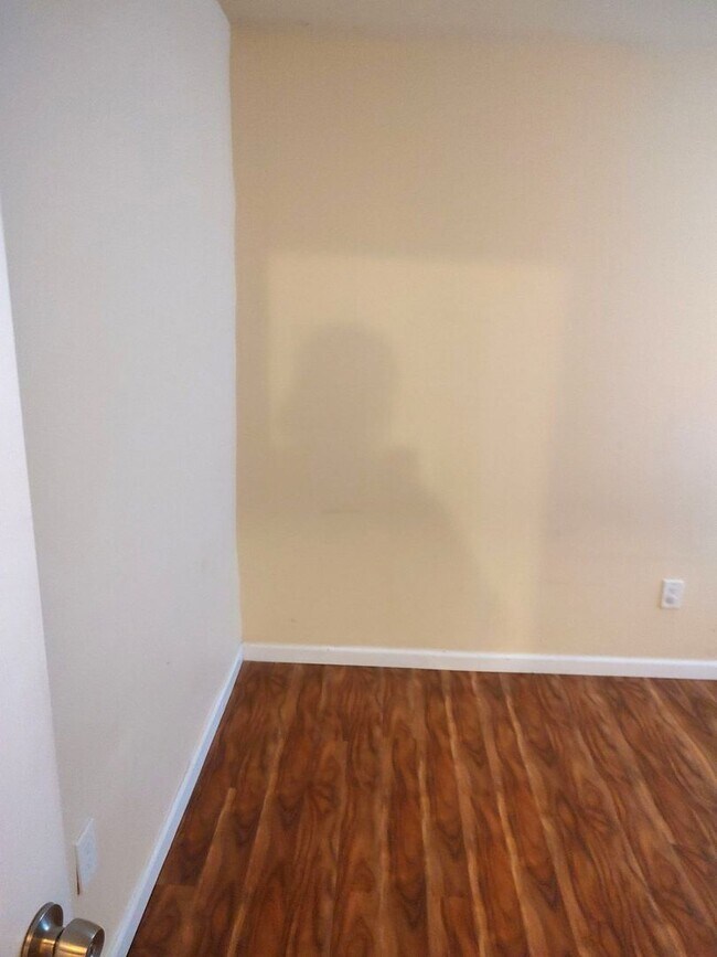 Building Photo - 1507 W Stiles St