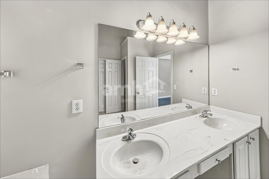 Building Photo - 4134 Caldera Xing