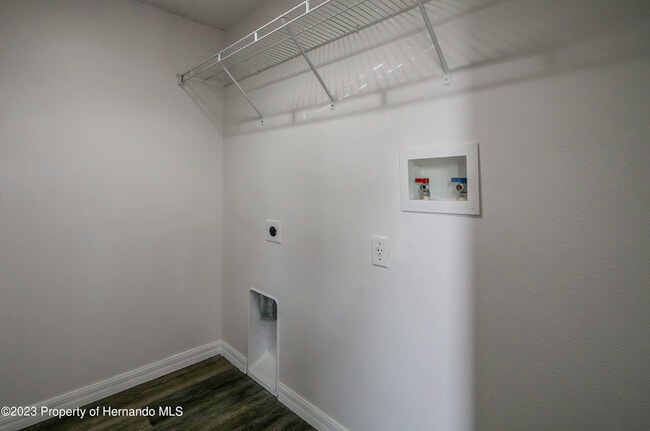 Building Photo - 6322 Grapewood Rd