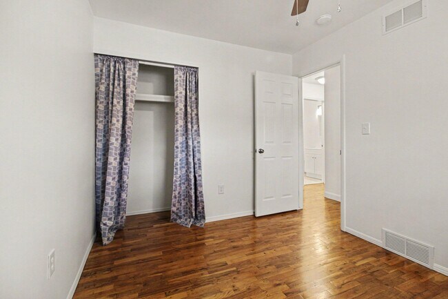 Building Photo - 2329 Brooktree Ct