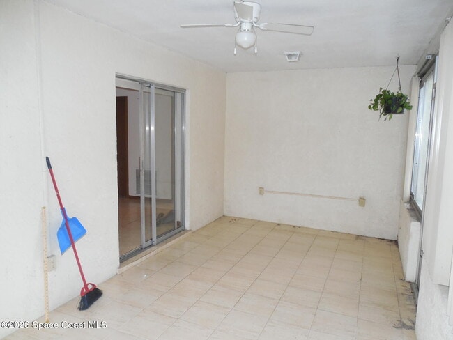 Building Photo - 1492 Autumn Woods Dr